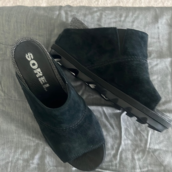 Sorel Lug Platform Mules - Picture 1 of 4